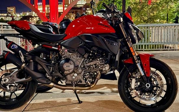 2026 Ducati MONSTER PLUS