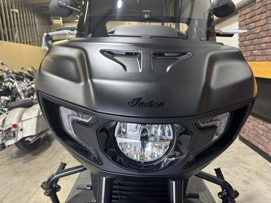 2020 Indian Motorcycle® Challenger Dark Horse Thunder Black Smoke