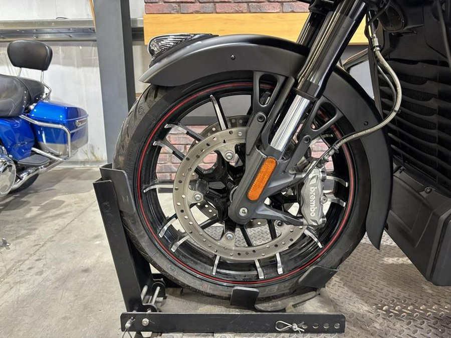 2020 Indian Motorcycle® Challenger Dark Horse Thunder Black Smoke