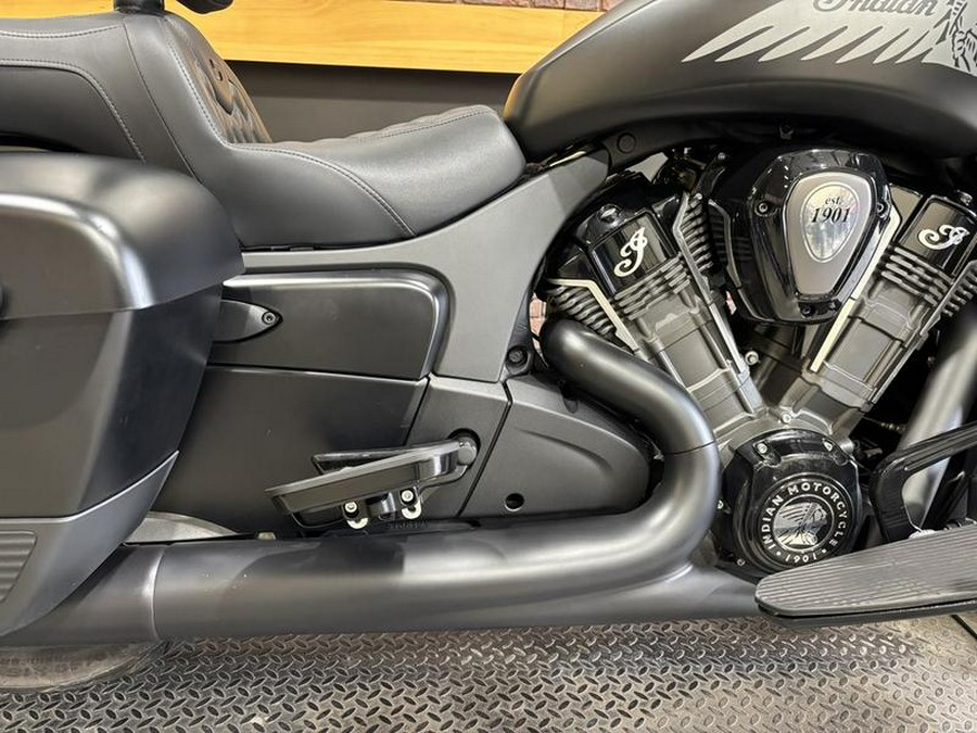 2020 Indian Motorcycle® Challenger Dark Horse Thunder Black Smoke