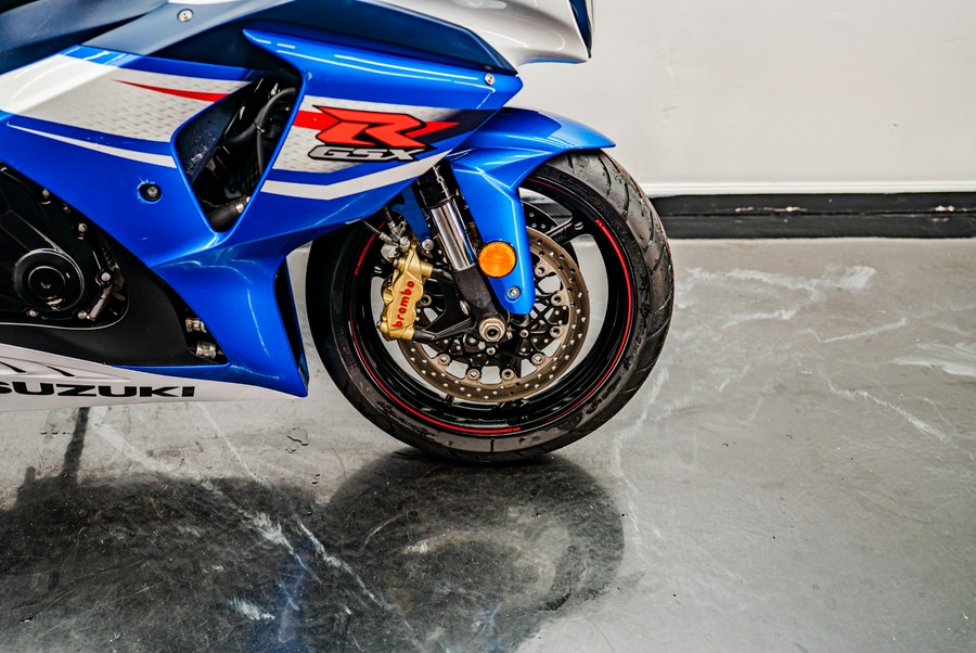 2012 Suzuki Motor of America Inc. GSX-R1000™