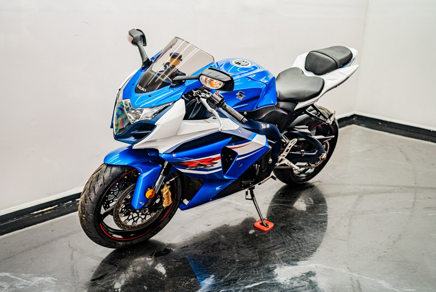 2012 Suzuki Motor of America Inc. GSX-R1000™