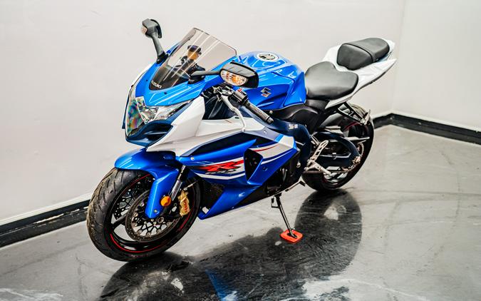 2012 Suzuki Motor of America Inc. GSX-R1000™