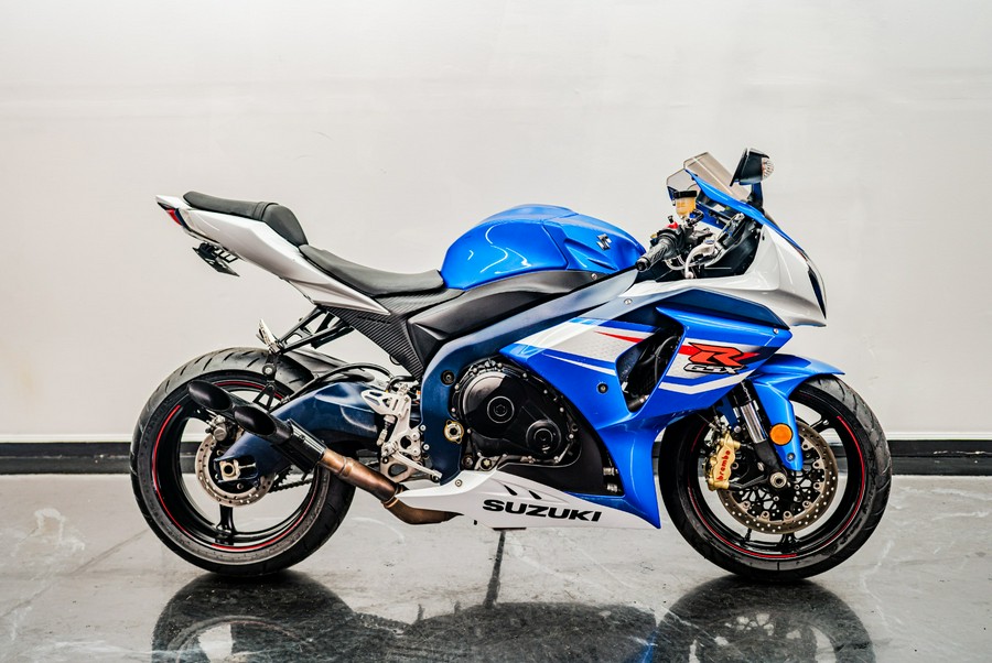 2012 Suzuki Motor of America Inc. GSX-R1000™