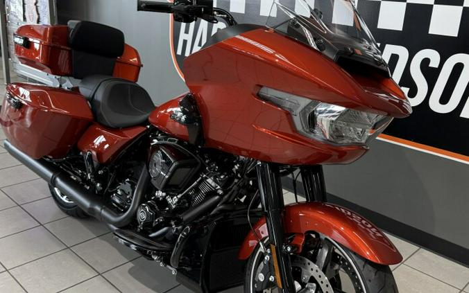 2024 Harley-Davidson® Road Glide® Whiskey Fire - Black Finish