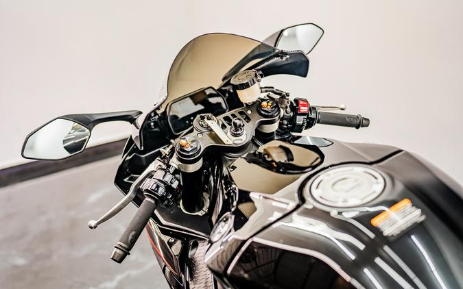 2017 Yamaha Motor Corp., USA YZF-R1