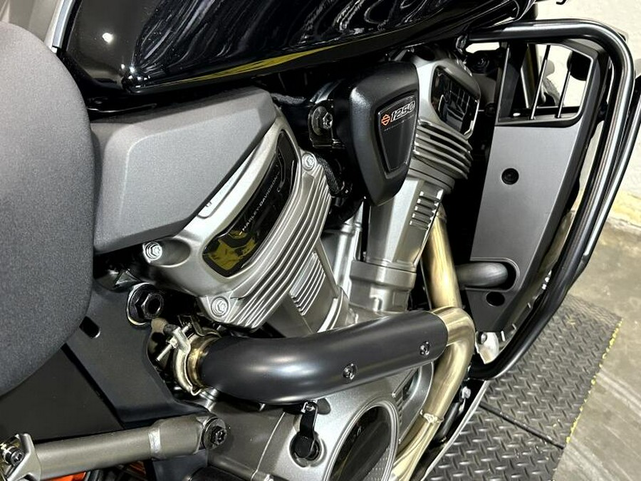 2026 Harley-Davidson® Pan America® 1250 Special Vivid Black Black Laced Wheels