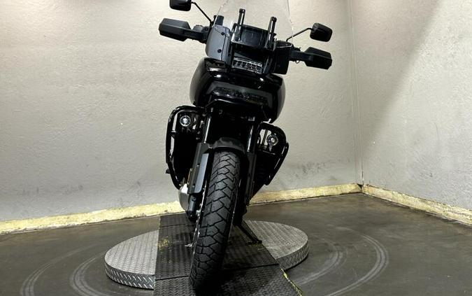 2026 Harley-Davidson® Pan America® 1250 Special Vivid Black Black Laced Wheels