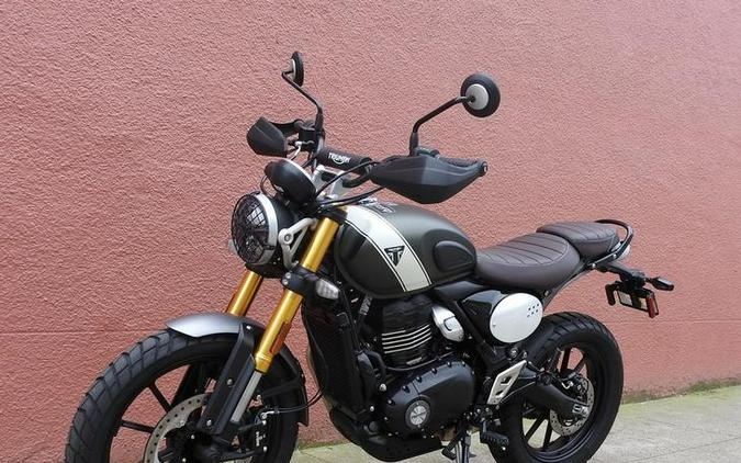 2024 Triumph Scrambler 400 X Matte Khaki Green / Fusion White