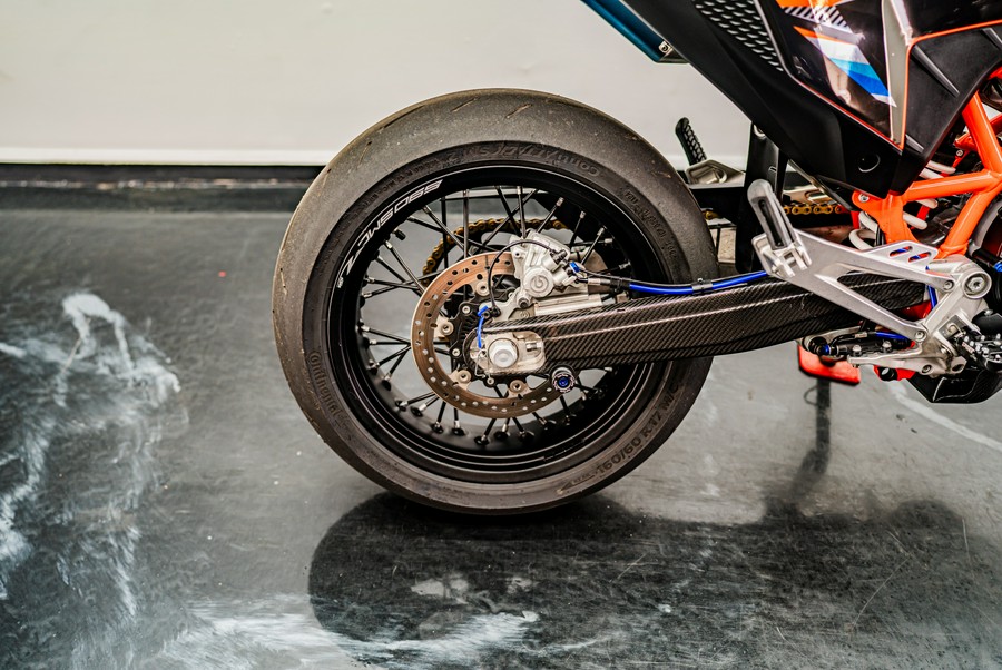 2026 KTM 690 SMC R