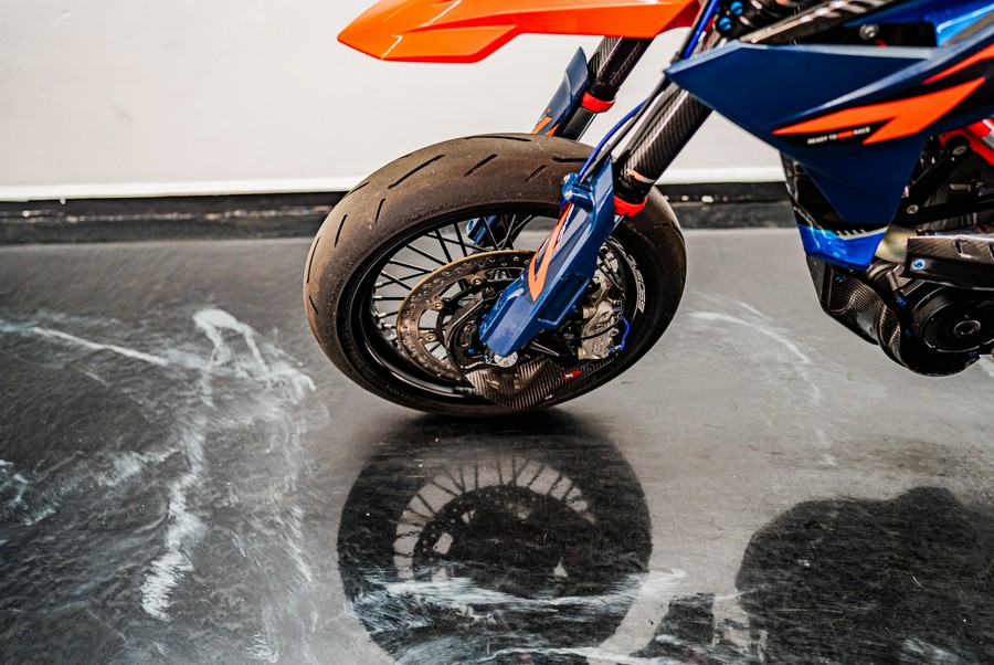 2026 KTM 690 SMC R