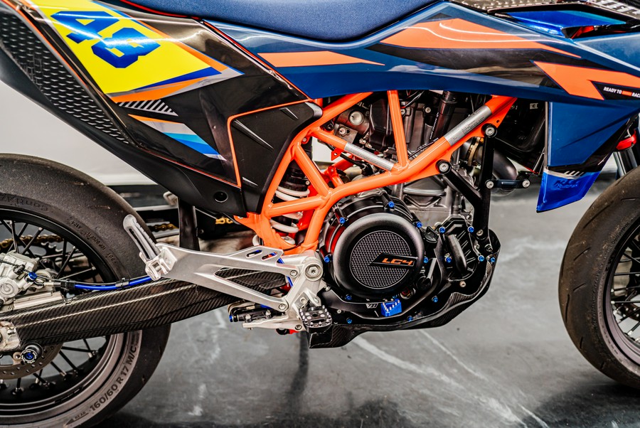 2026 KTM 690 SMC R