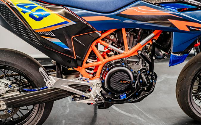 2026 KTM 690 SMC R