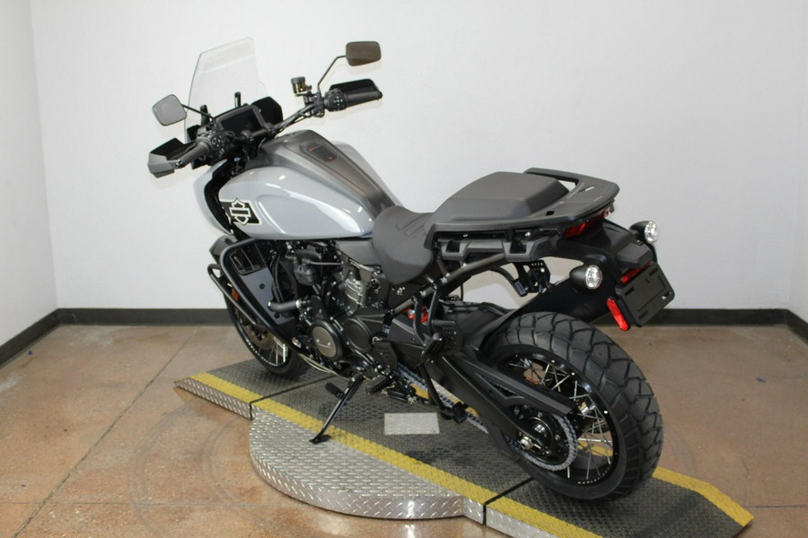 2026 Harley-Davidson® Pan America® 1250 Special Dark Billiard Gray Black Laced Wheels