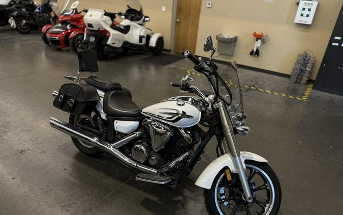 2013 Yamaha V Star® 950 Tourer
