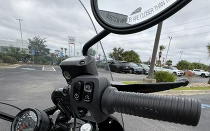 2024 Indian Chief Bobber Ghost White Metallic Smoke