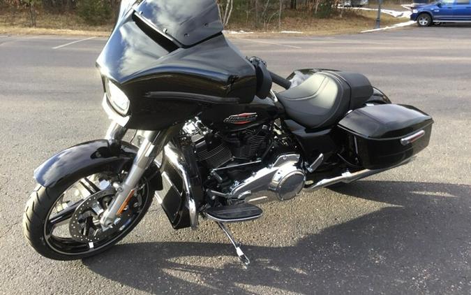 2024 Harley-Davidson® Street Glide® Vivid Black