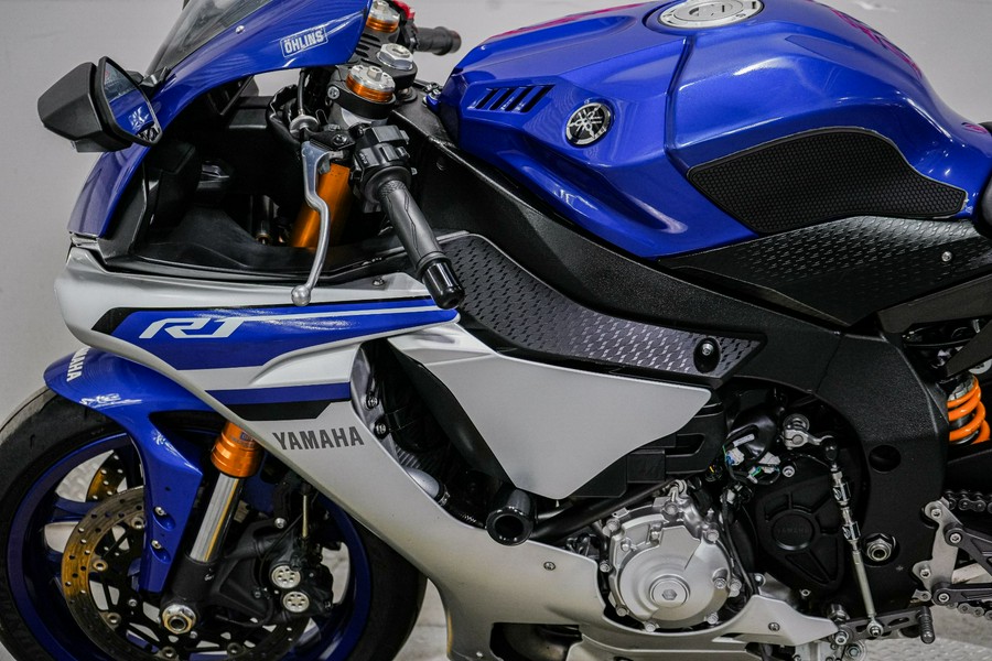 2016 Yamaha YZF-R1