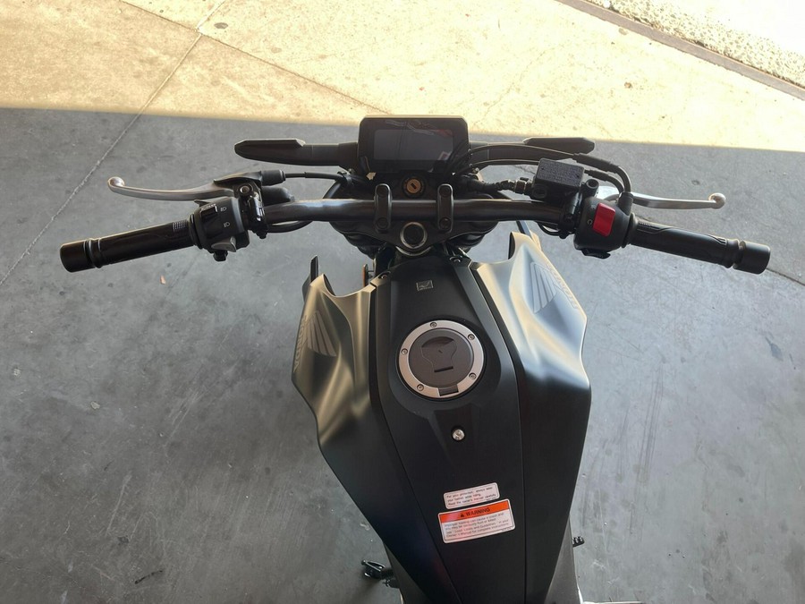 2025 Honda CB300R ABS