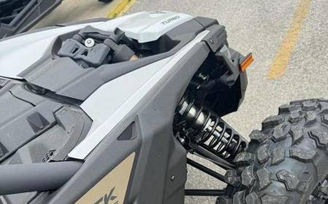 2024 Can-Am® Maverick X3 DS Turbo Catalyst Gray