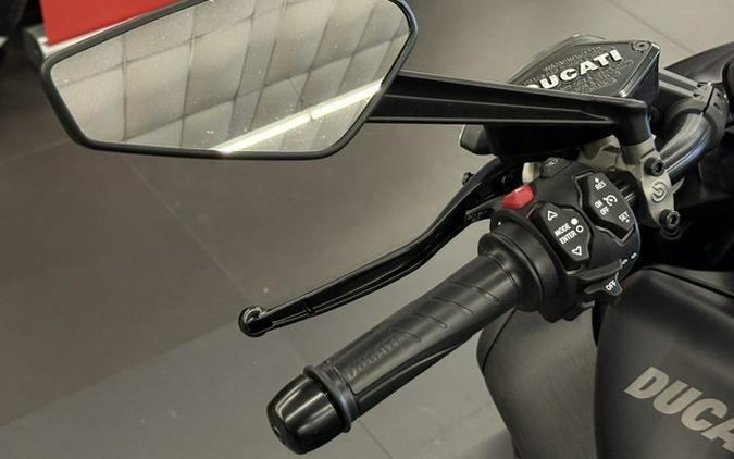 2026 Ducati Diavel V4 Black Roadster