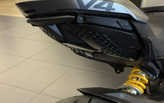 2026 Ducati Diavel V4 Black Roadster