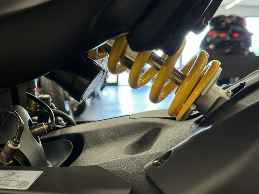 2026 Ducati Diavel V4 Black Roadster