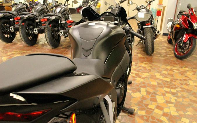 2025 Kawasaki Ninja ZX-10R ABS Metallic Flat Spark Black/Ebony - SA020034