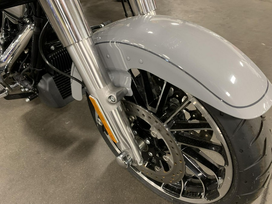 2024 Harley-Davidson® Road Glide® 3 Billiard Gray