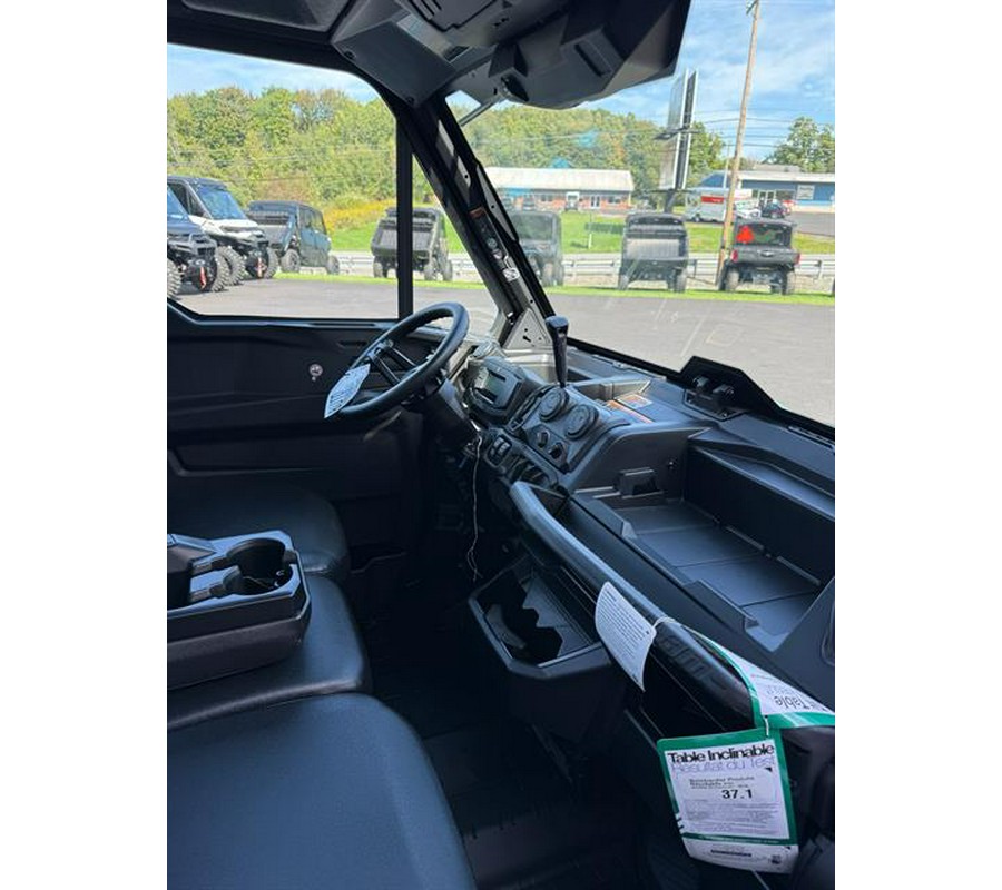 2026 Can-Am Defender DPS CAB