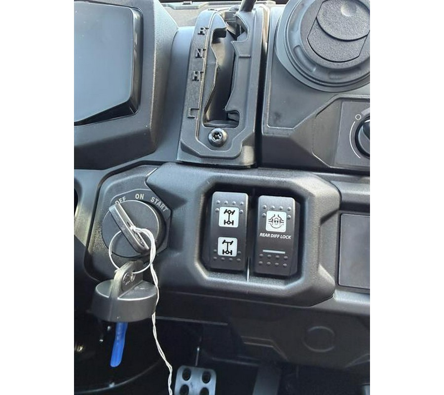 2026 Can-Am Defender DPS CAB