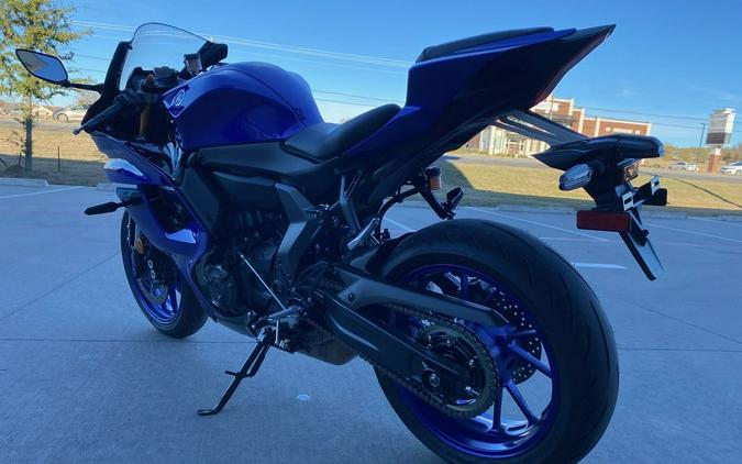 2025 Yamaha R7