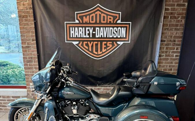 2020 Harley-Davidson Tri Glide Ultra FLHTCUTG Spruce