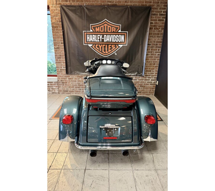 2020 Harley-Davidson Tri Glide Ultra FLHTCUTG Spruce