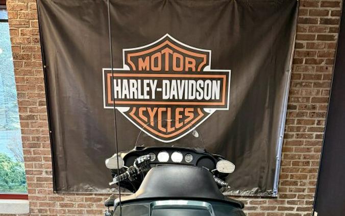 2020 Harley-Davidson Tri Glide Ultra FLHTCUTG Spruce