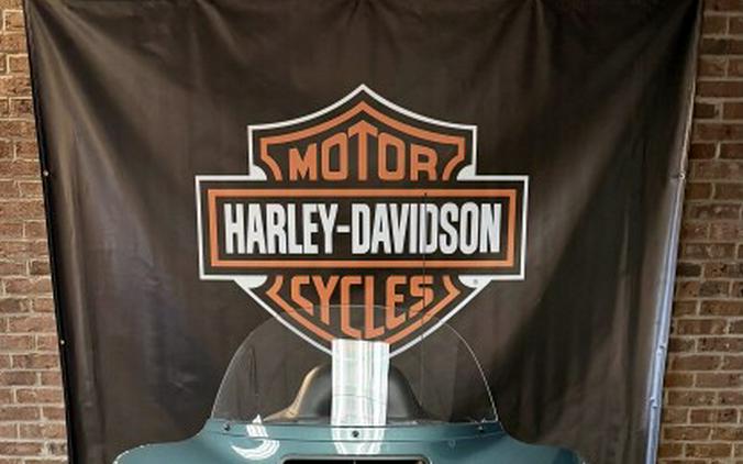 2020 Harley-Davidson Tri Glide Ultra FLHTCUTG Spruce