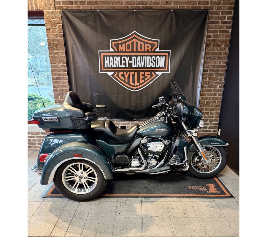 2020 Harley-Davidson Tri Glide Ultra FLHTCUTG Spruce