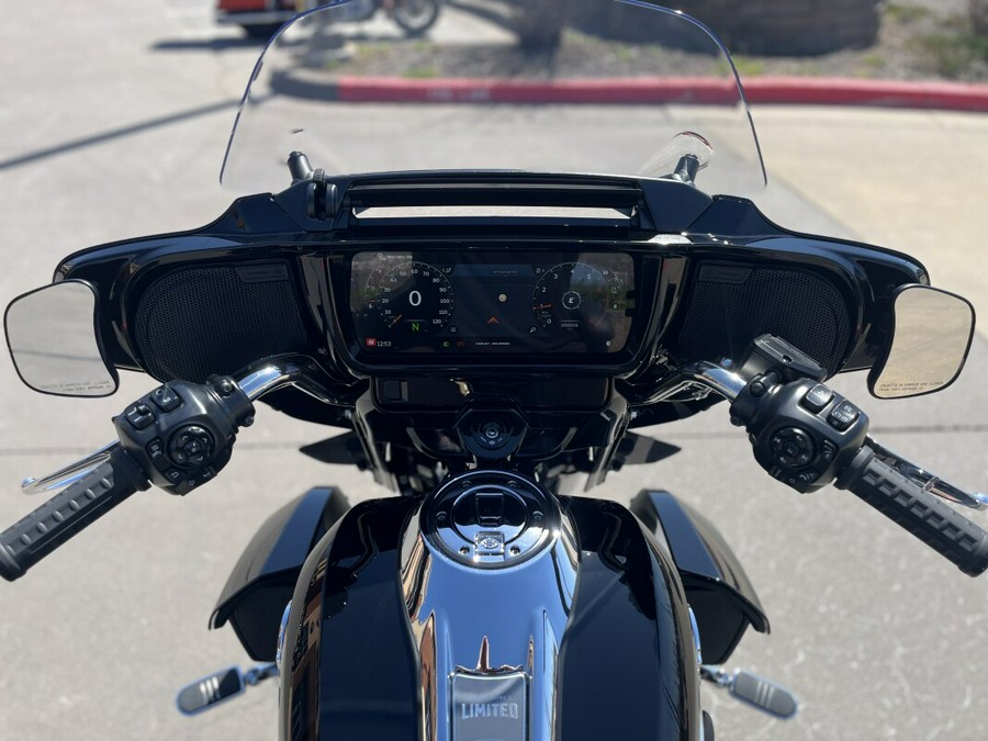 2026 Harley-Davidson® FLHLT Street Glide 3 Limited Vivid Black
