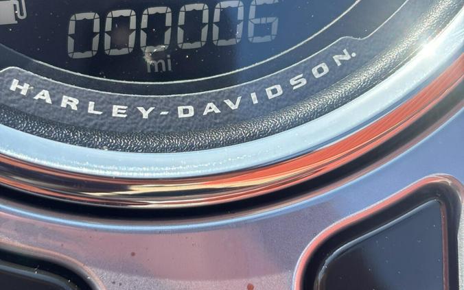 2026 Harley-Davidson® Super Glide® FXD WHITE ONYX PRL