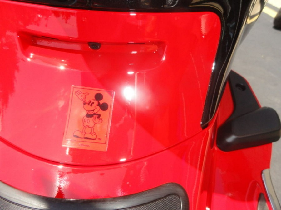 2023 Vespa Primavera 150 Disney Mickey Mouse Edition