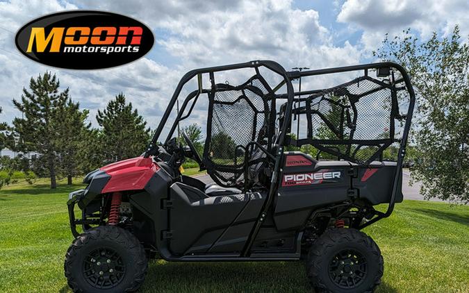 2024 Honda Pioneer 700-4 Deluxe DELUXE AVENGER RED