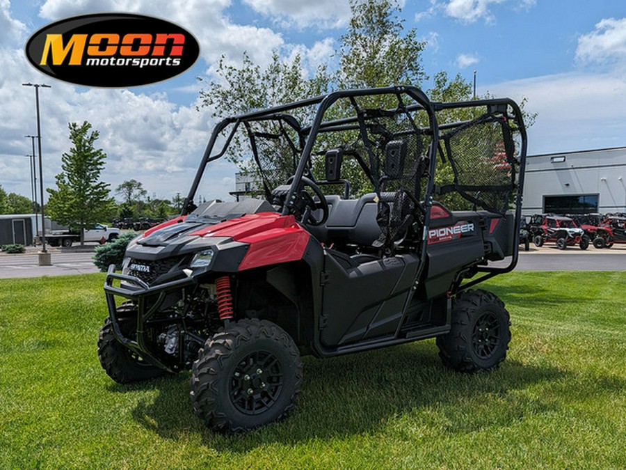 2024 Honda Pioneer 700-4 Deluxe DELUXE AVENGER RED