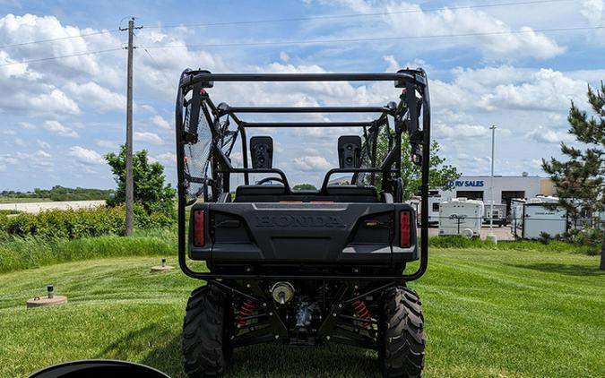 2024 Honda Pioneer 700-4 Deluxe DELUXE AVENGER RED