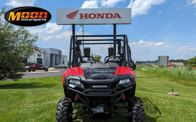 2024 Honda Pioneer 700-4 Deluxe DELUXE AVENGER RED