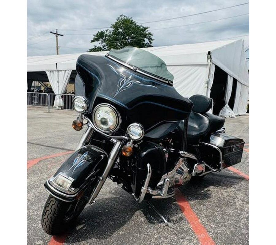 2006 Harley-Davidson® FLHTCUI Electra Glide® Ultra Classic® SHINE