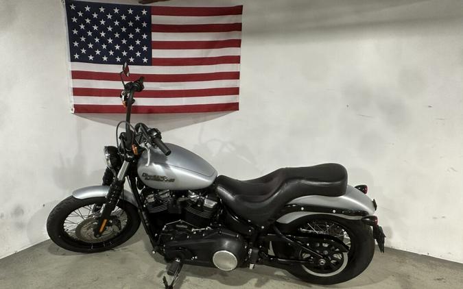 2020 Harley-Davidson Street Bob Barracuda Silver Denim