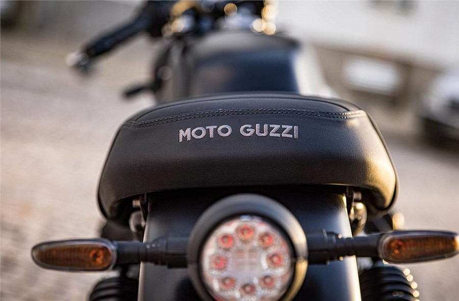 2022 Moto Guzzi V7 Stone