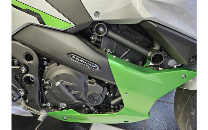 2024 Kawasaki Ninja® 7 Hybrid ABS