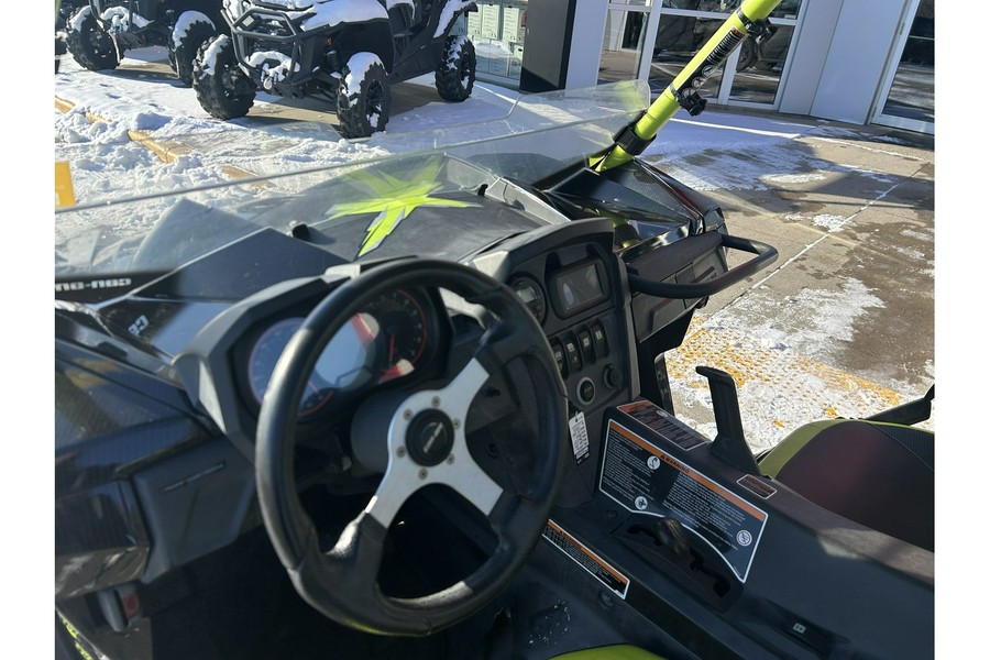 2016 Can-Am SSV MAVERICK XDS TURBO 1000R