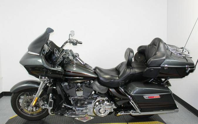 Harley-Davidson CVO Road Glide Ultra 2016 FLTRUSE 951619T CHR SL